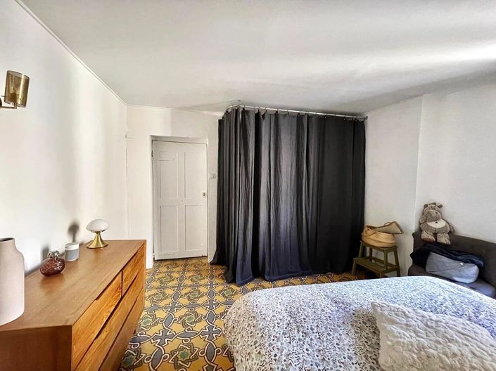 Image No.11-3 Bed House for sale