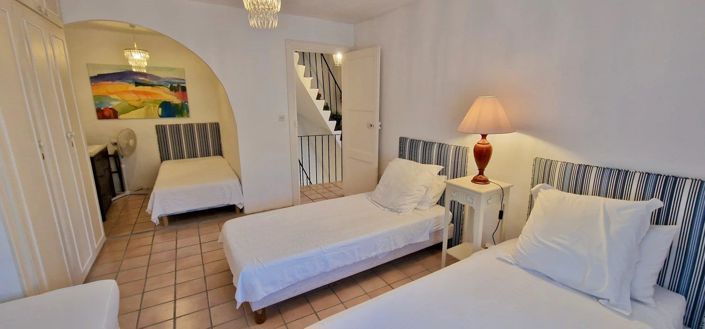 Image No.22-4 Bed House for sale