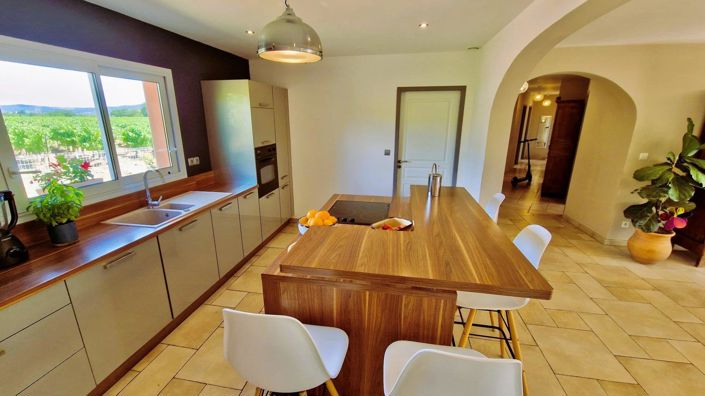 Image No.10-4 Bed House for sale