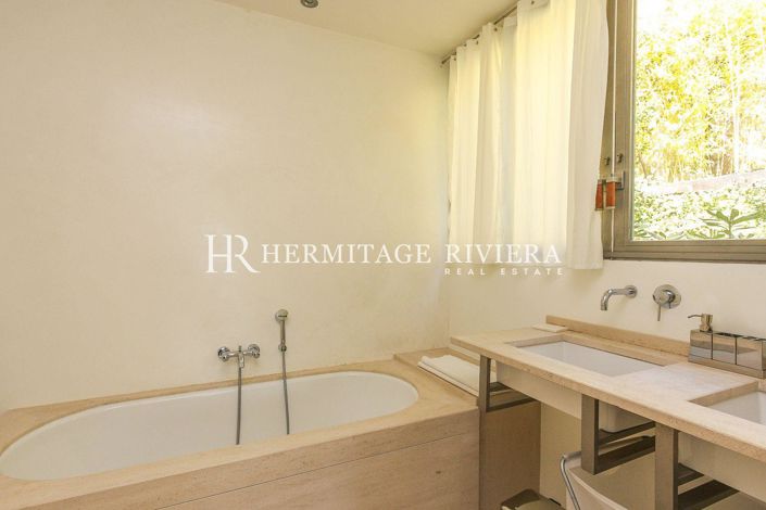 Image No.16-5 Bed House for sale