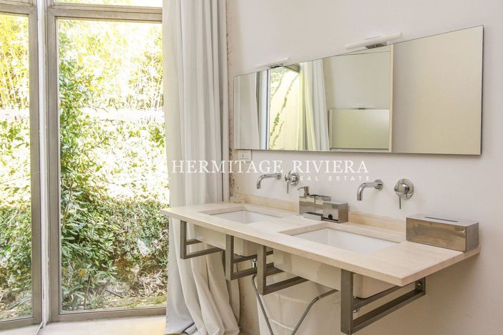 Image No.18-5 Bed House for sale