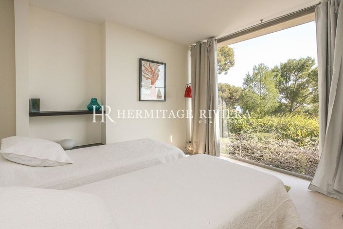 Image No.19-5 Bed House for sale