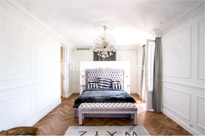 Image No.24-6 Bed House for sale