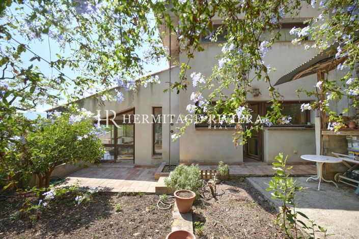 Image No.10-4 Bed House for sale