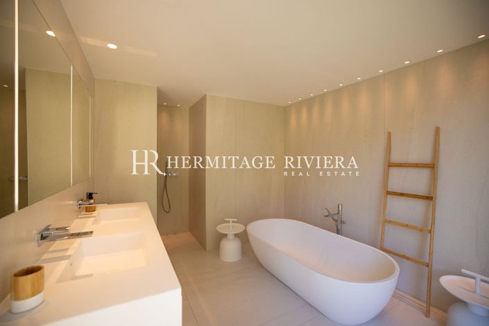 Image No.25-6 Bed House for sale