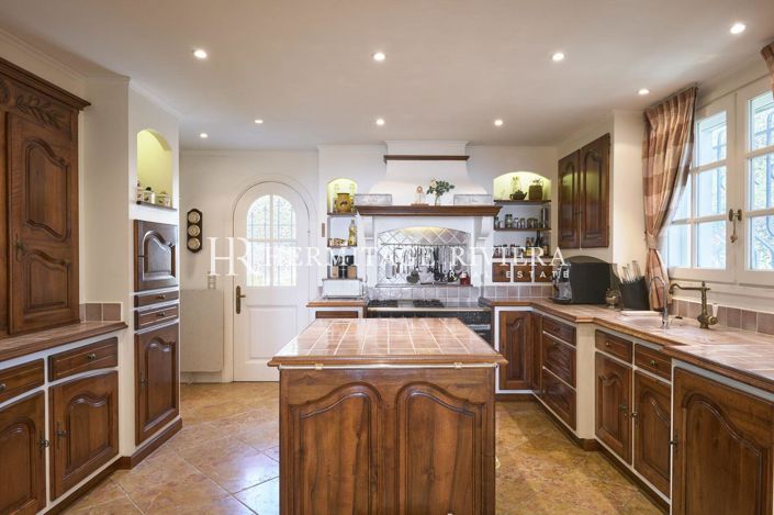 Image No.17-6 Bed House for sale