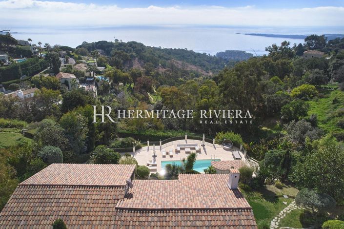 Image No.8-6 Bed House for sale