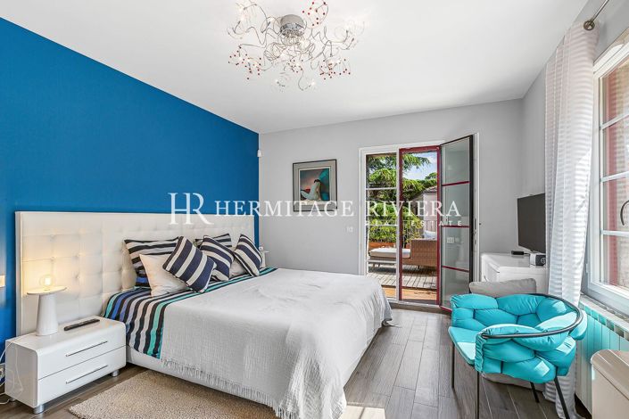 Image No.20-7 Bed House for sale