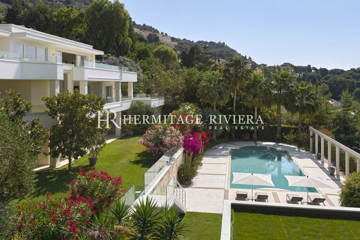 Image No.1-8 Bed House for sale