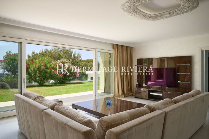 Image No.11-8 Bed House for sale