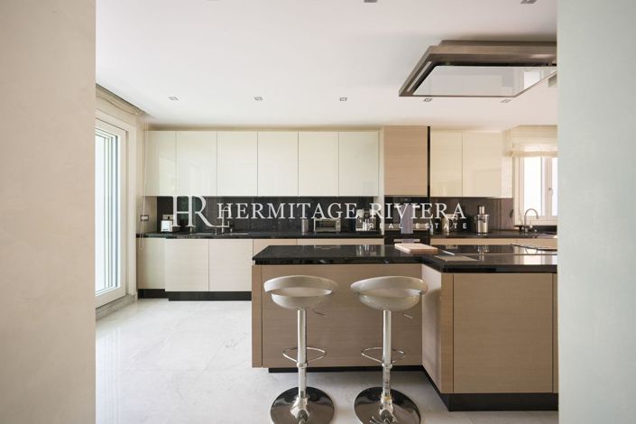 Image No.17-8 Bed House for sale