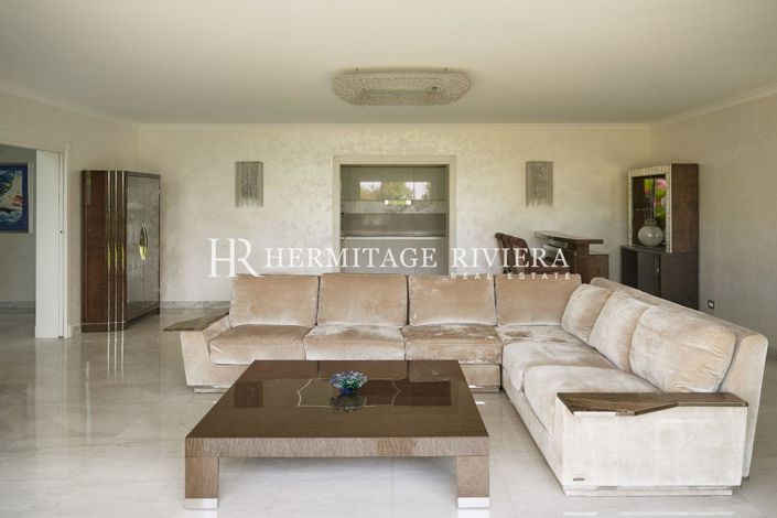 Image No.27-8 Bed House for sale