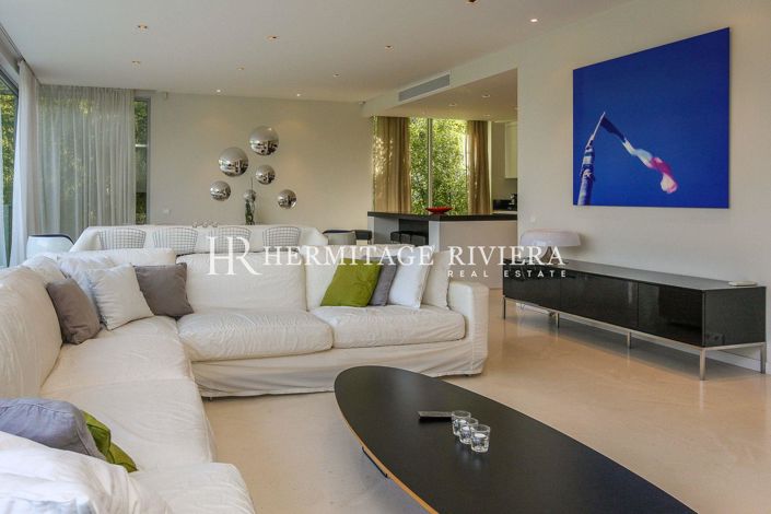 Image No.6-4 Bed House for sale