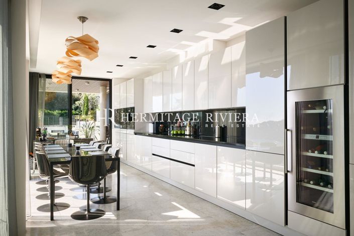 Image No.18-4 Bed House for sale