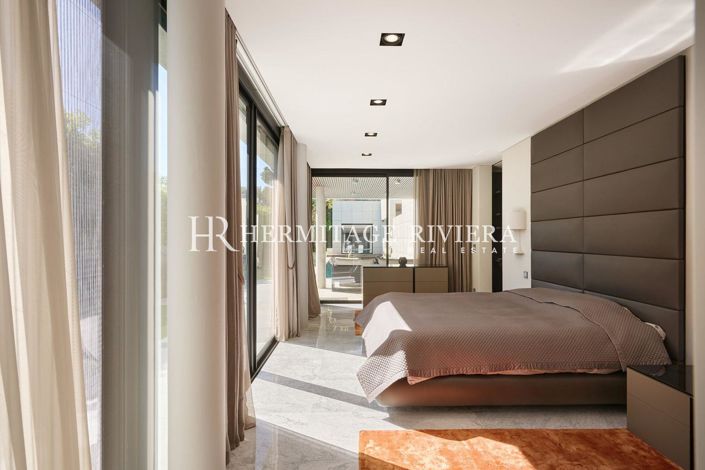 Image No.24-4 Bed House for sale