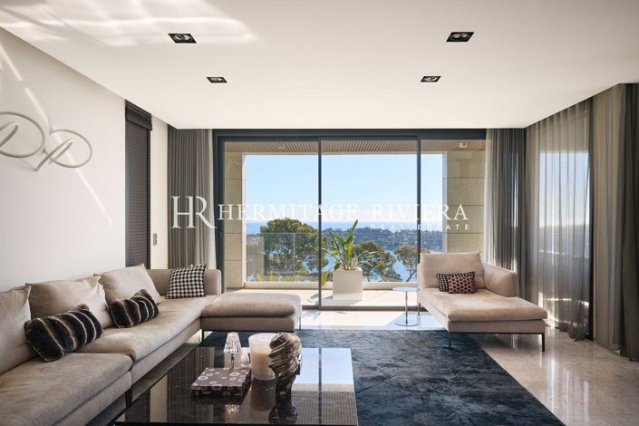 Image No.8-4 Bed House for sale