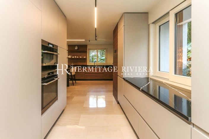 Image No.13-5 Bed Property for sale