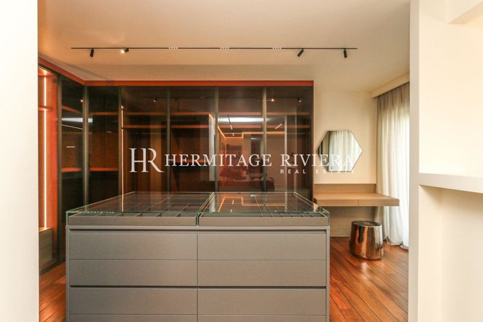 Image No.18-5 Bed Property for sale