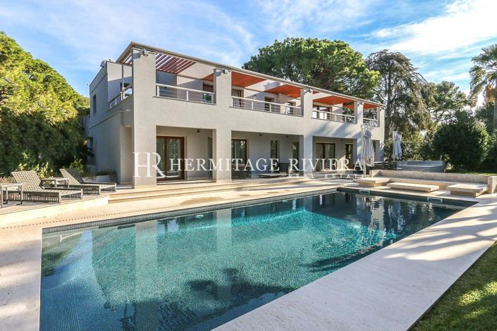 Image No.2-5 Bed Property for sale