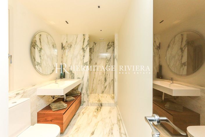 Image No.26-5 Bed Property for sale