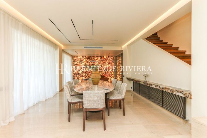 Image No.5-5 Bed Property for sale