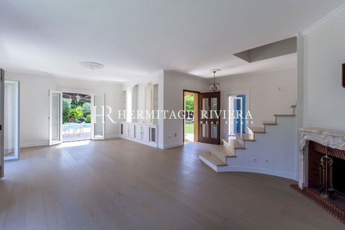 Image No.10-5 Bed House for sale