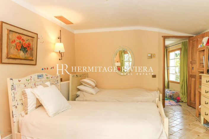 Image No.28-4 Bed House for sale