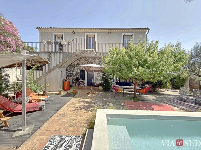 Image No.1-6 Bed Property for sale