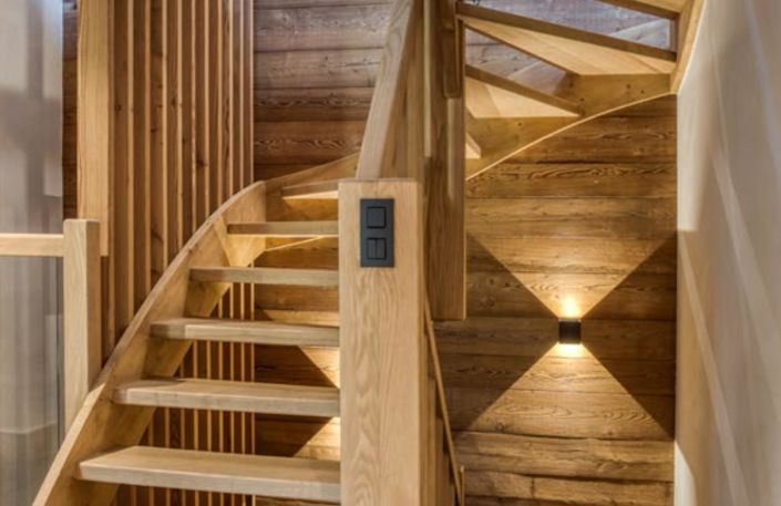 Image No.8-5 Bed House for sale