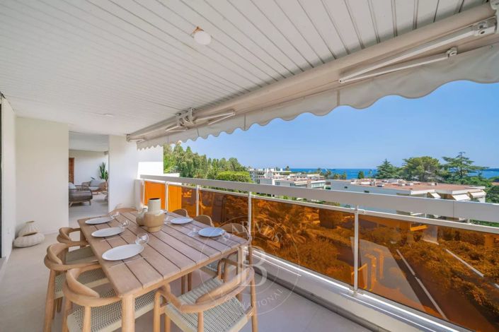 Image No.1-4 Bed Apartment for sale