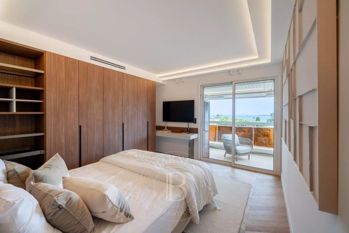 Image No.10-4 Bed Apartment for sale