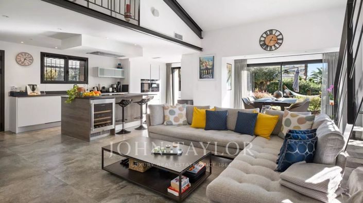 Image No.5-3 Bed House for sale