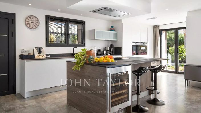 Image No.7-3 Bed House for sale