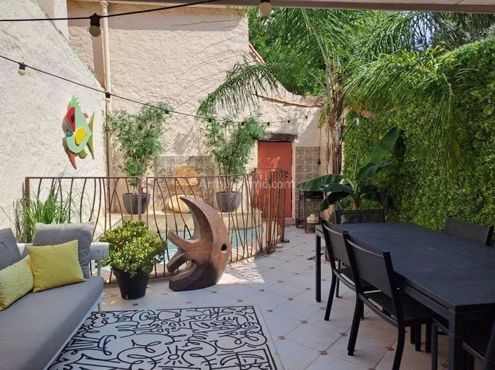 Image No.1-4 Bed House for sale