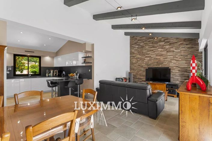 Image No.4-5 Bed House for sale