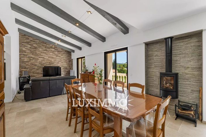 Image No.5-5 Bed House for sale