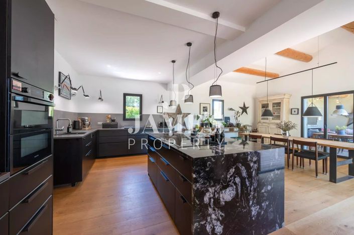 Image No.6-4 Bed House for sale