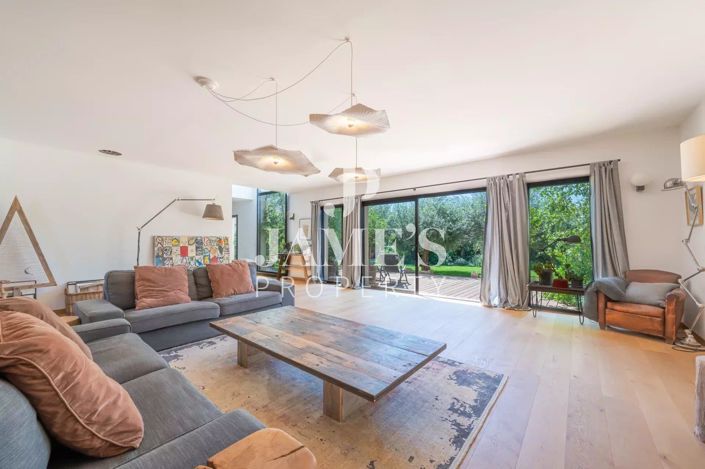 Image No.8-4 Bed House for sale