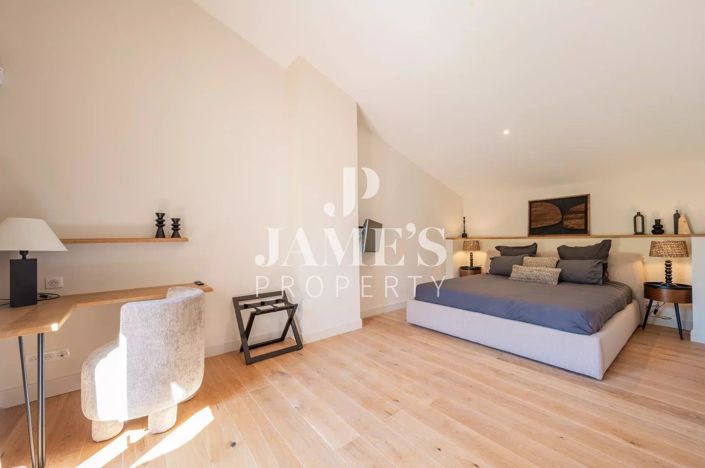 Image No.13-6 Bed House for sale