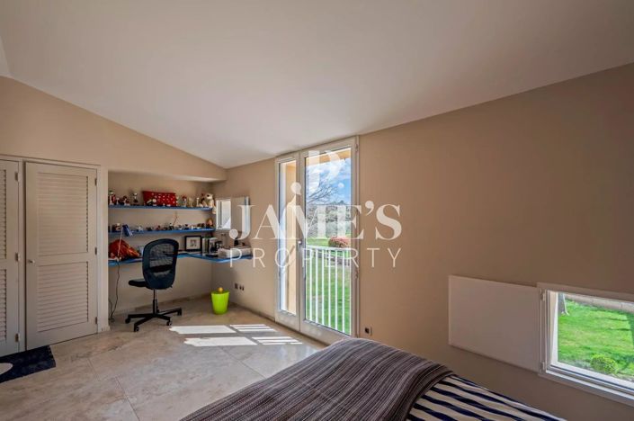 Image No.10-4 Bed House for sale