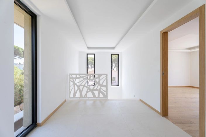 Image No.11-4 Bed House for sale