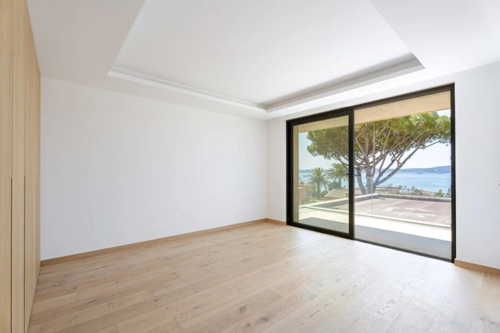 Image No.12-4 Bed House for sale