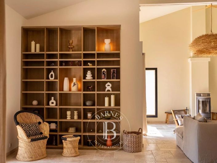 Image No.4-5 Bed House for sale