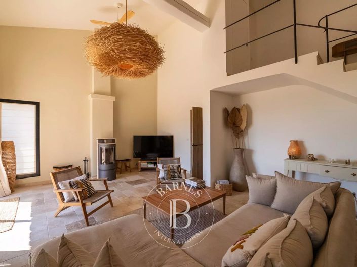 Image No.6-5 Bed House for sale