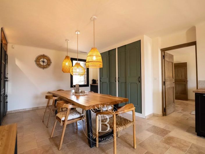 Image No.9-5 Bed House for sale