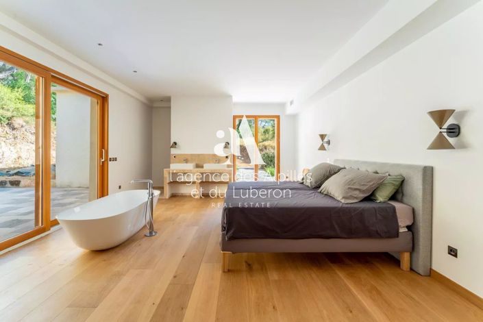 Image No.11-7 Bed House for sale