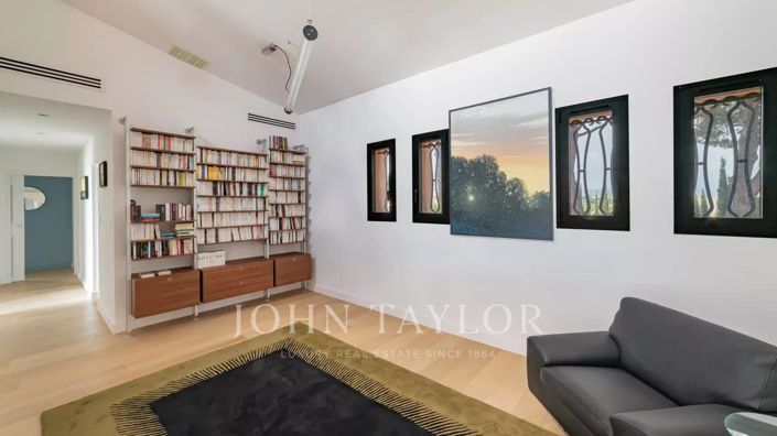 Image No.10-4 Bed House for sale