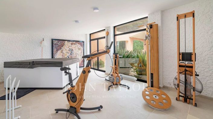 Image No.15-4 Bed House for sale