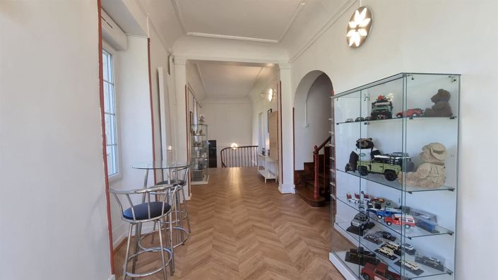 Image No.16-7 Bed Property for sale