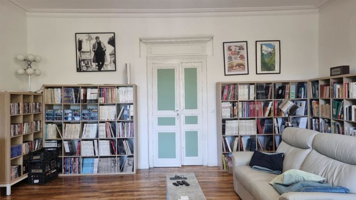 Image No.17-7 Bed Property for sale